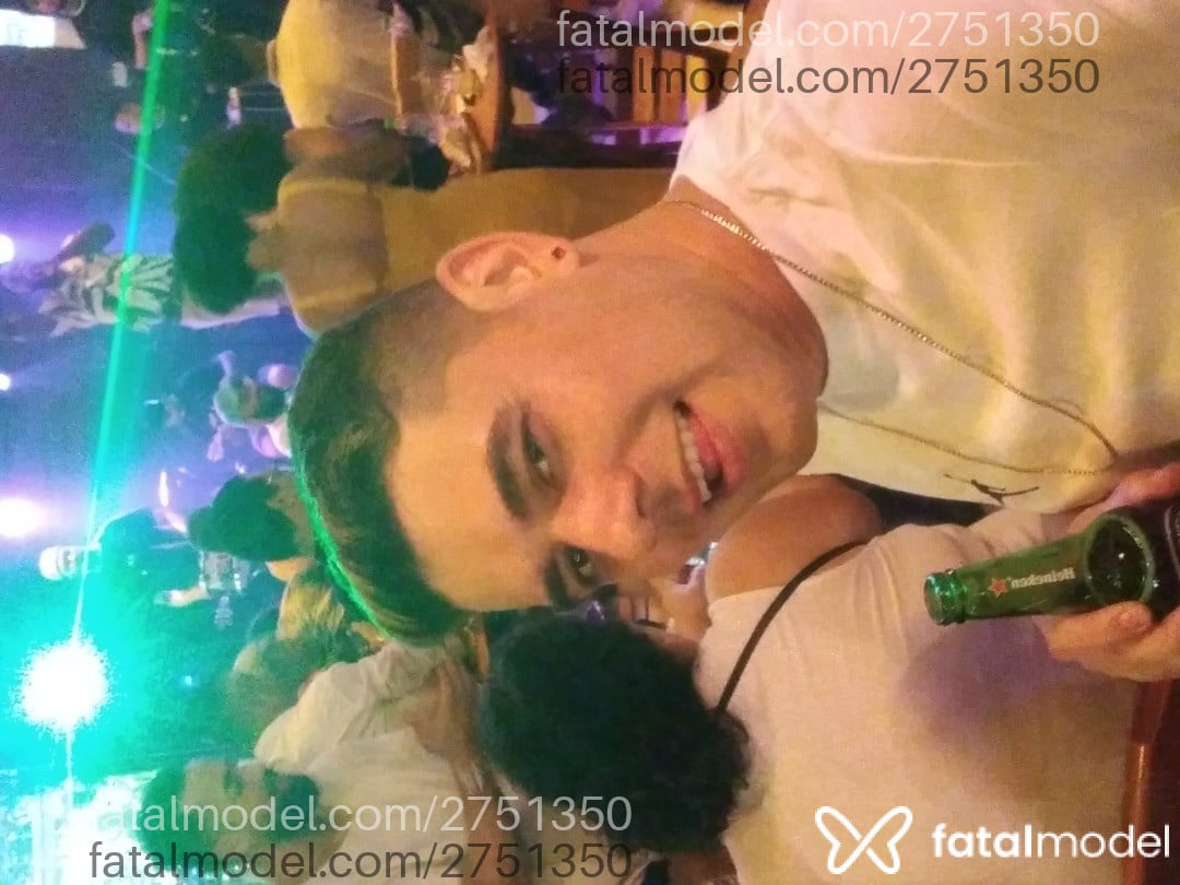 Acompanhante homem com cabelo castanho de olhos castanhos em Mogi das Cruzes Acompanhante homem com cabelo castanho de olhos castanhos em Mogi das Cruzes - Lukas
