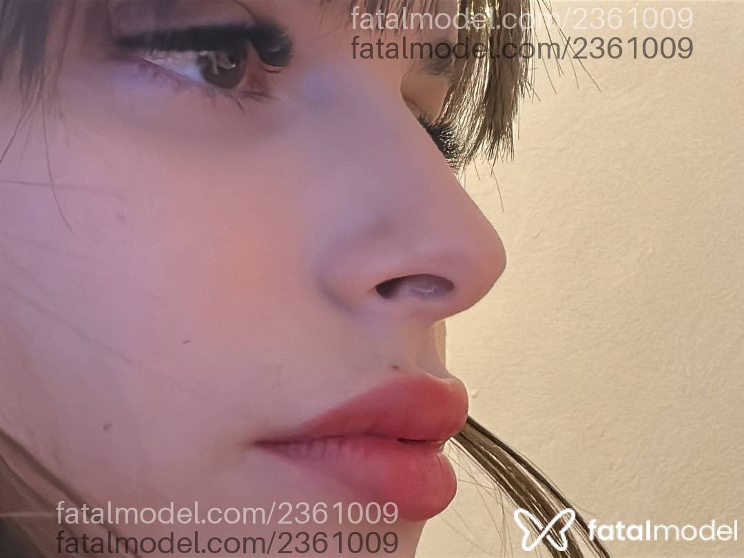 Acompanhante mulher trans com cabelo castanho de olhos castanhos - Lilly