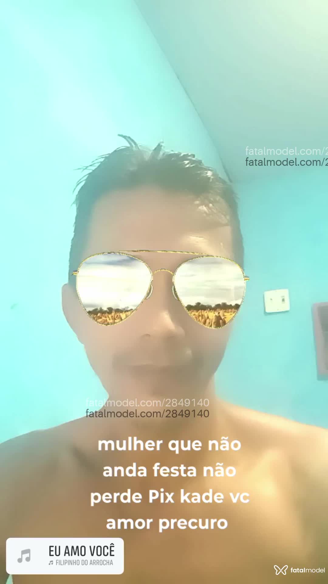 Acompanhante homem com cabelo castanho de olhos castanhos - Selvague Acompanhante homem com cabelo castanho de olhos castanhos - Selvague