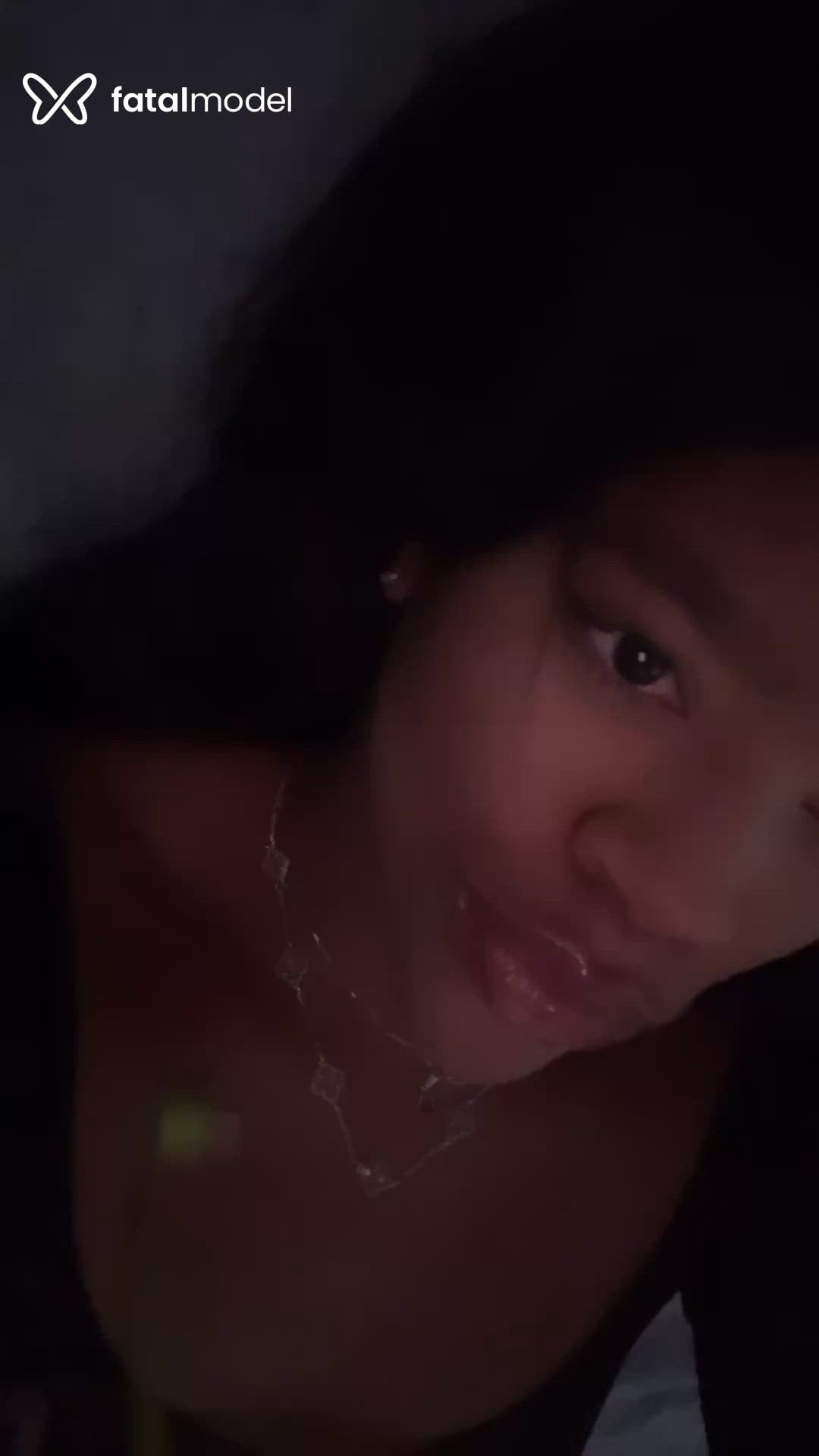 Acompanhante mulher trans morena (o) de olhos castanhos - Kerolayne