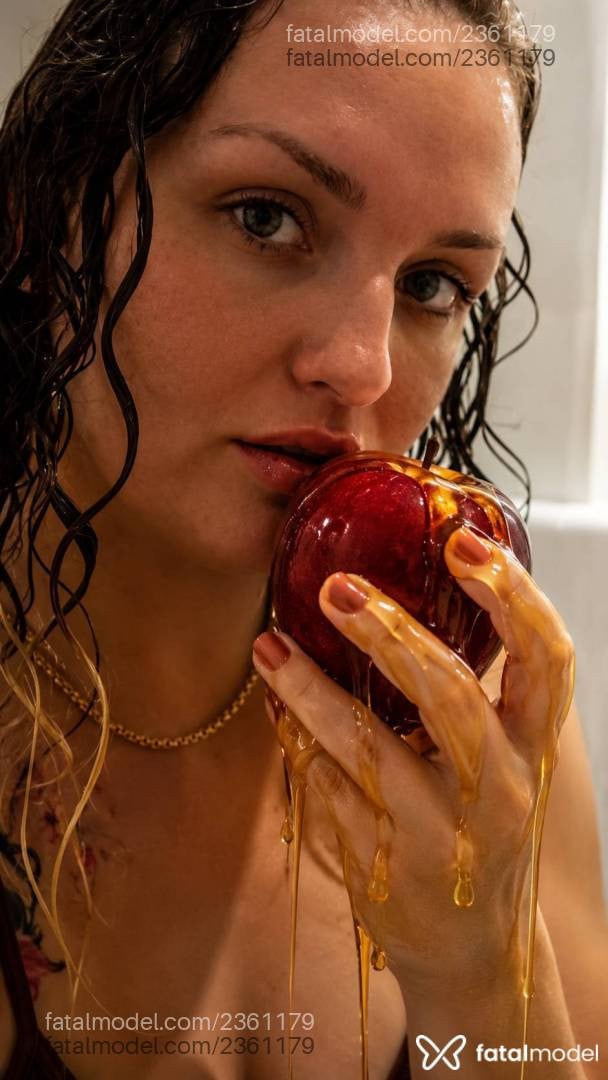 Acompanhante mulher loira (o) de olhos verdes em Corumbá - Julia Cavalcante