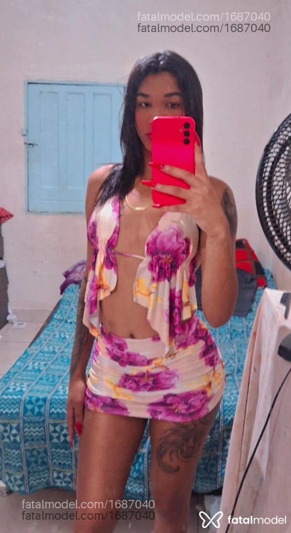 Acompanhante travesti com cabelo castanho de olhos pretos em Guarapari - Angelina