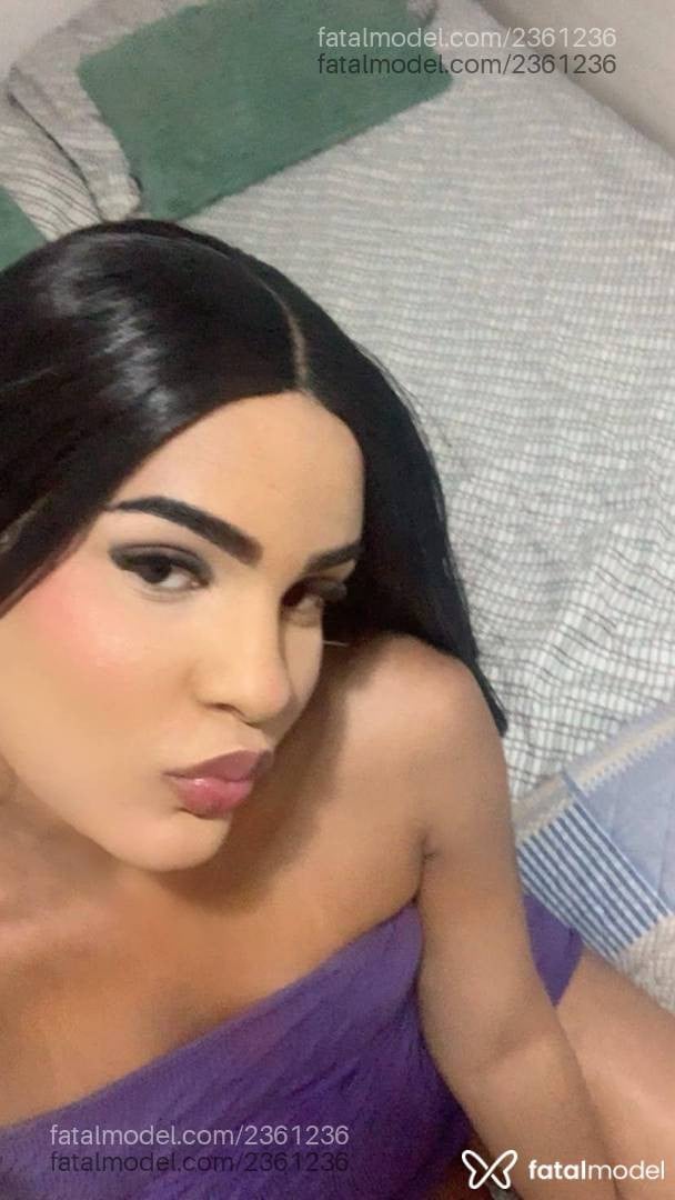 Acompanhante mulher trans loira (o) de olhos castanhos - Maya