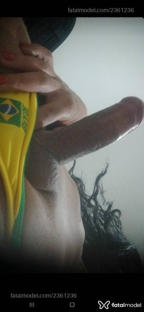 Acompanhante mulher trans loira (o) de olhos castanhos - Mirella
