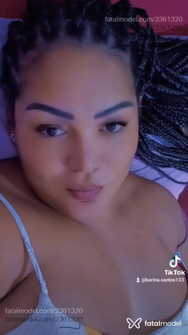 Acompanhante mulher com cabelo colorido de olhos castanhos em Virtual - Luma Passionate
