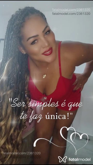 Acompanhante mulher com cabelo colorido de olhos castanhos em Virtual - Luma Passionate