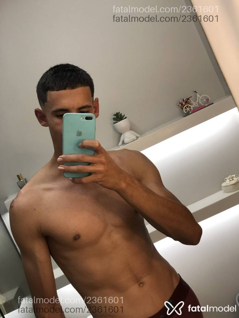 Acompanhante homem morena (o) de olhos castanhos em Virtual - Mdg