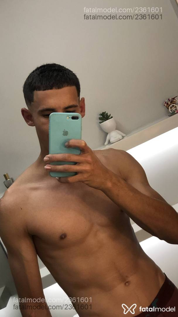 Acompanhante homem morena (o) de olhos castanhos em Virtual - Mdg