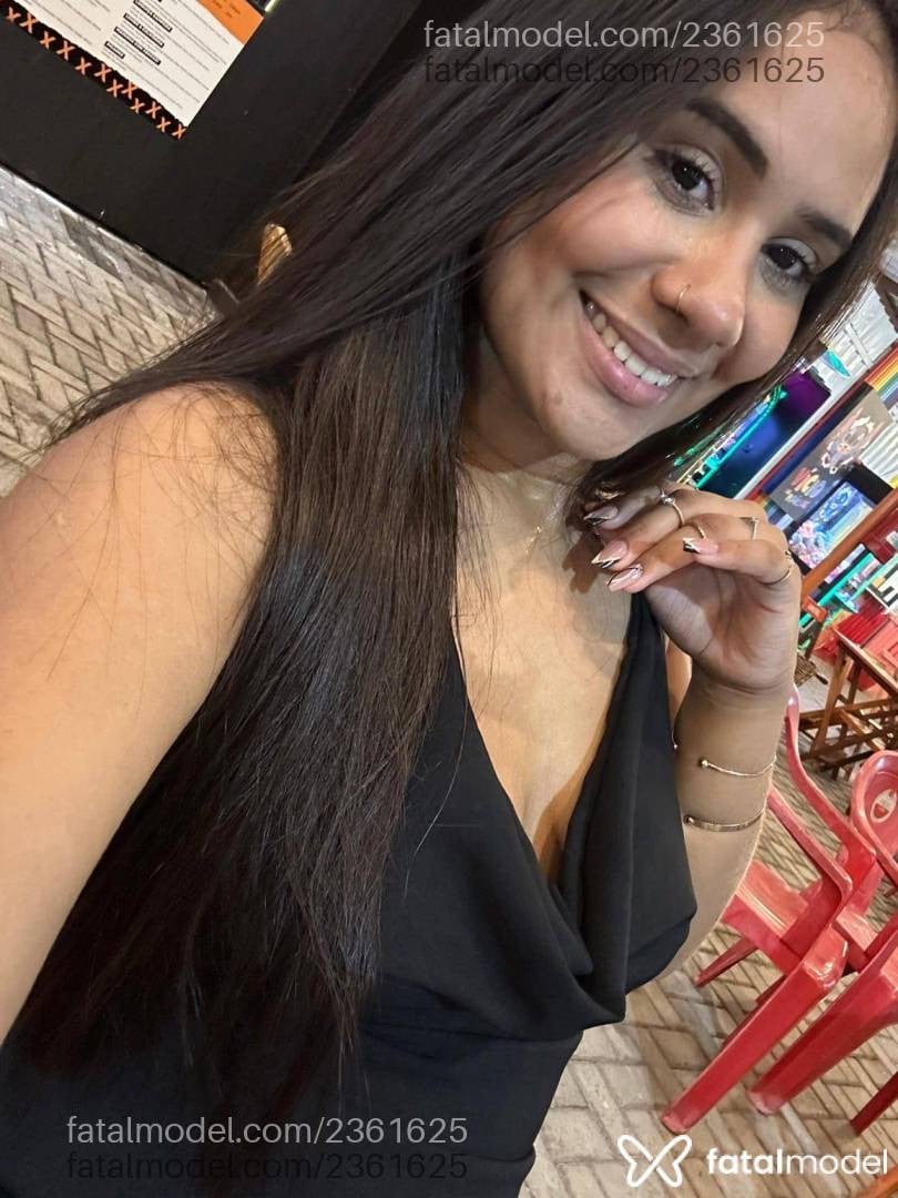 Acompanhante mulher morena (o) de olhos castanhos - Giovanna Dávila