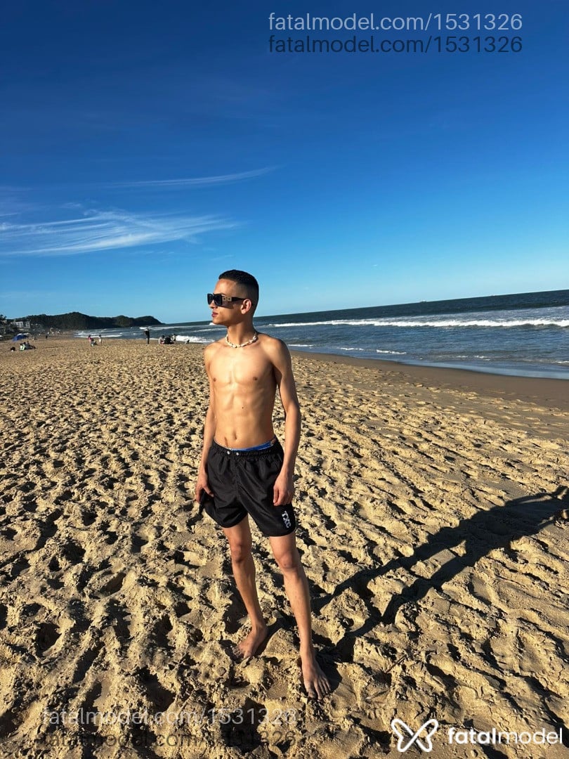 Acompanhante homem morena (o) de olhos castanhos em Itapema Acompanhante homem morena (o) de olhos castanhos em Itapema - Pietro