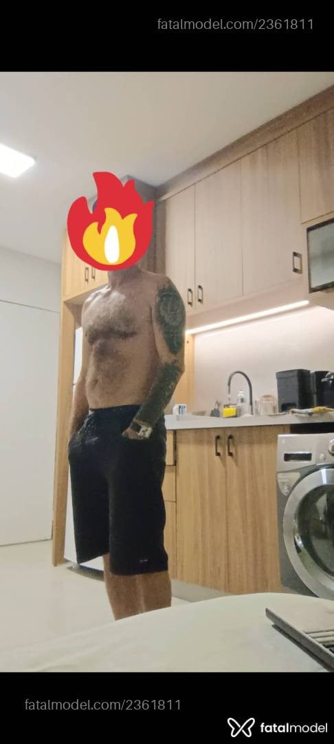 Acompanhante homem com cabelo castanho de olhos castanhos - Davi Cortês