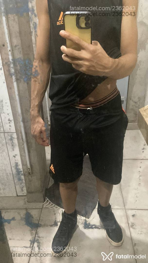 Acompanhante homem com cabelo castanho de olhos castanhos em Virtual Acompanhante homem com cabelo castanho de olhos castanhos em Virtual - Arthur