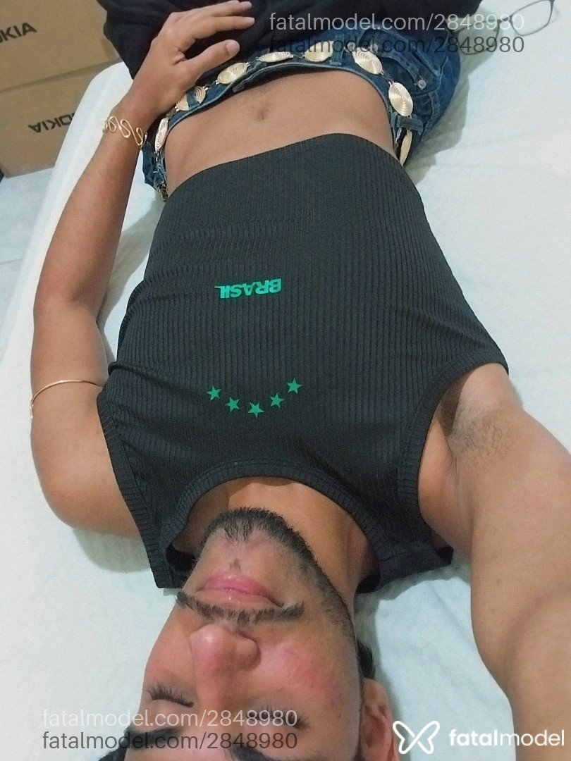 Acompanhante homem morena (o) de olhos castanhos em Rio das Ostras - Salocin
