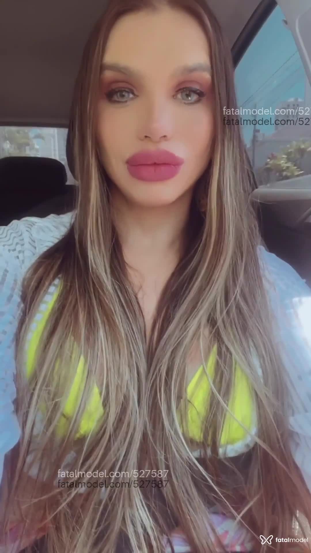 Acompanhante travesti loira (o) de olhos azuis em Balneário Camboriú - Amanda Andrade