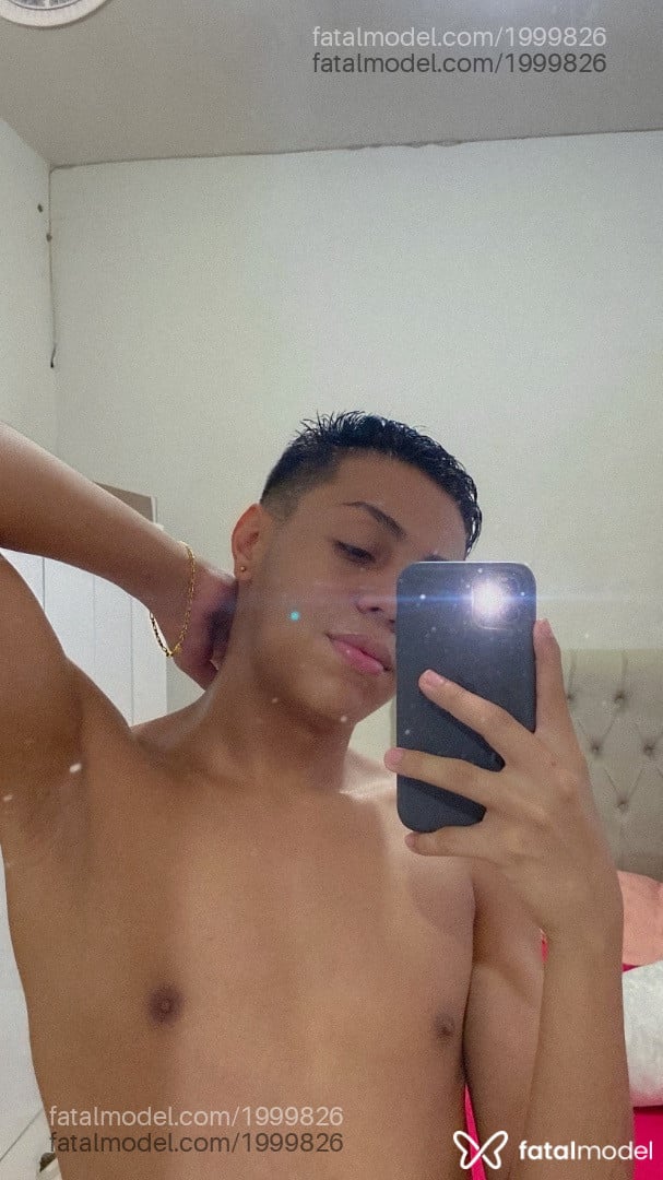 Acompanhante homem com cabelo castanho de olhos castanhos em Campinas - Felipe