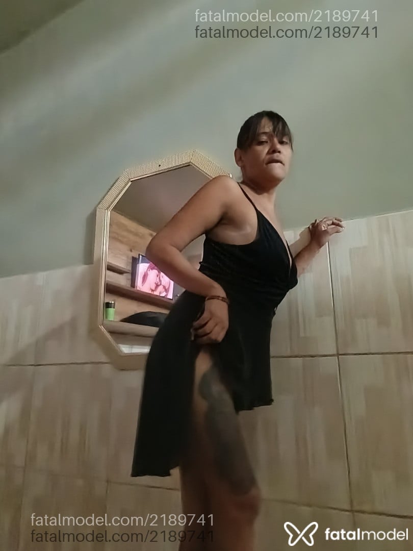 Acompanhante mulher com cabelo castanho de olhos mel em Virtual Acompanhante mulher com cabelo castanho de olhos mel em Virtual - Kessi
