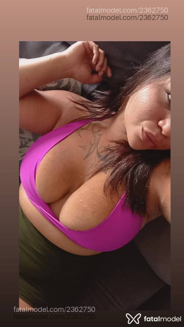 Acompanhante mulher com cabelo castanho de olhos castanhos - Zaya