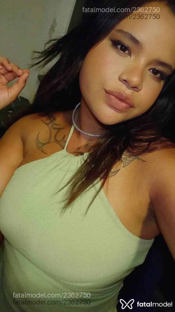 Acompanhante mulher com cabelo castanho de olhos castanhos - Zaya
