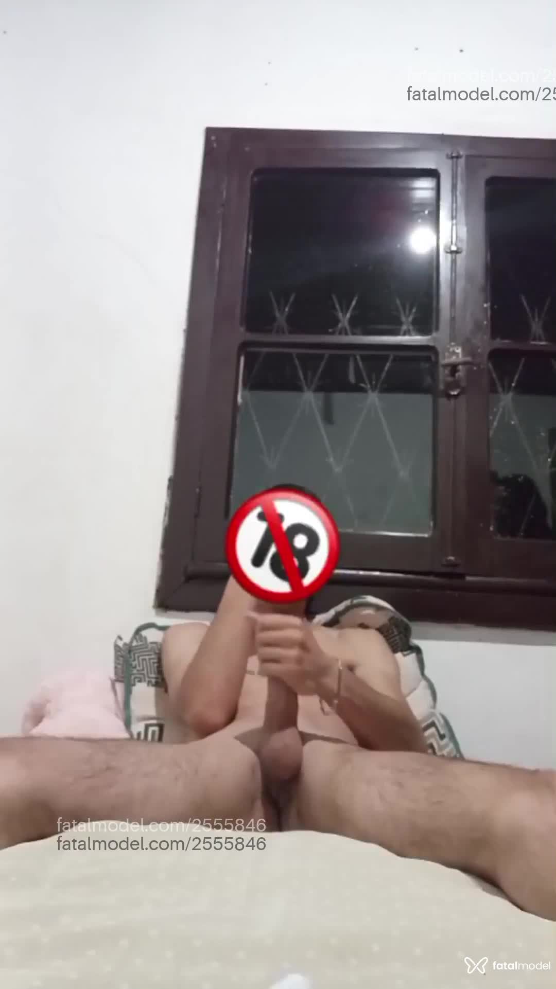 Acompanhante homem morena (o) de olhos castanhos em Marau Acompanhante homem morena (o) de olhos castanhos em Marau - Laporte