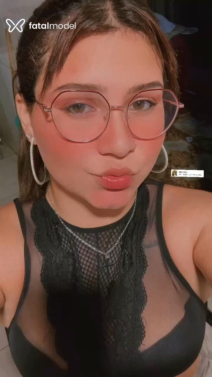 Acompanhante mulher morena (o) de olhos castanhos - Bruna