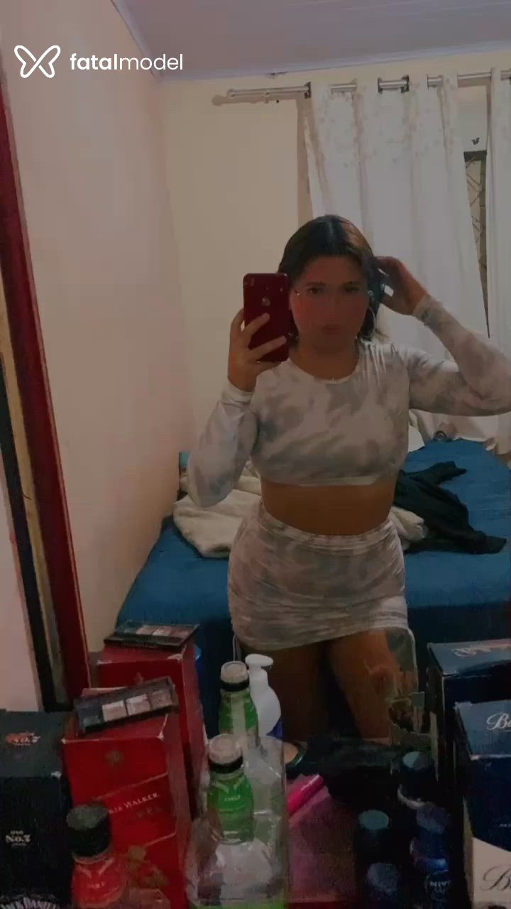 Acompanhante mulher morena (o) de olhos castanhos - Bruna