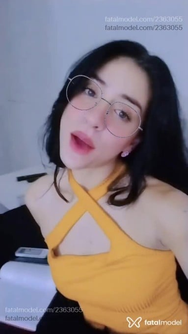 Acompanhante mulher morena (o) de olhos castanhos - Letícia Acompanhante mulher morena (o) de olhos castanhos - Letícia