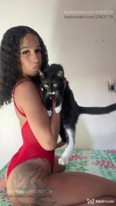 Acompanhante mulher trans loira (o) de olhos castanhos em Cuiabá - Nicolle Martins