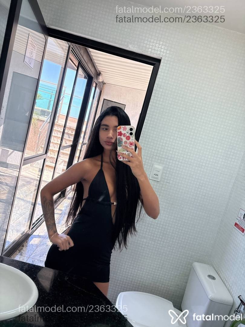 Acompanhante mulher morena (o) de olhos pretos - Manu