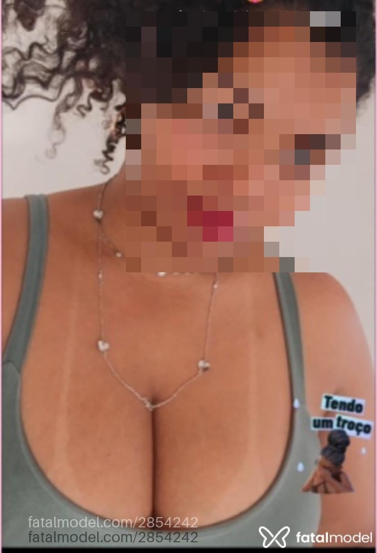 Acompanhante mulher morena (o) de olhos pretos em Dourados - Izis Escobar