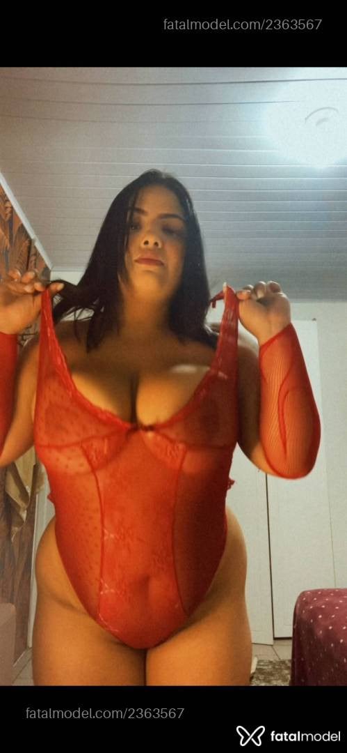 Acompanhante mulher com cabelo castanho de olhos mel - Bruninha