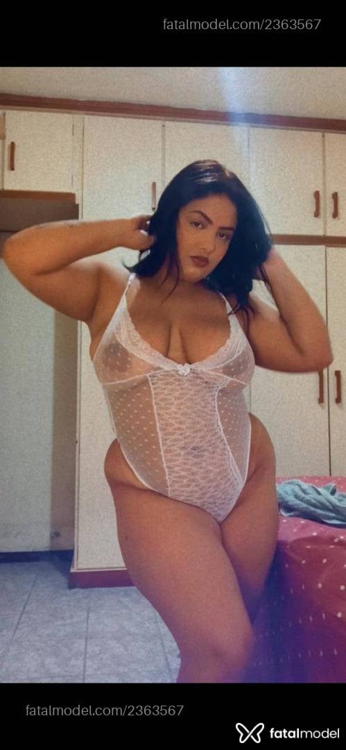 Acompanhante mulher com cabelo castanho de olhos mel - Bruna