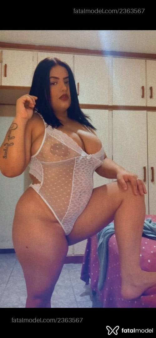 Acompanhante mulher com cabelo castanho de olhos mel - Bruna