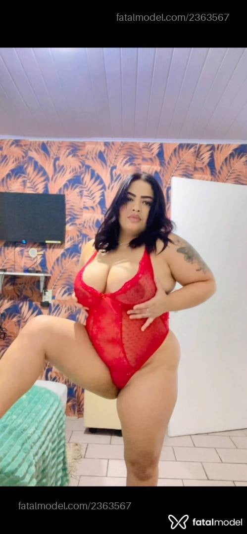 Acompanhante mulher com cabelo castanho de olhos mel - Bruninha