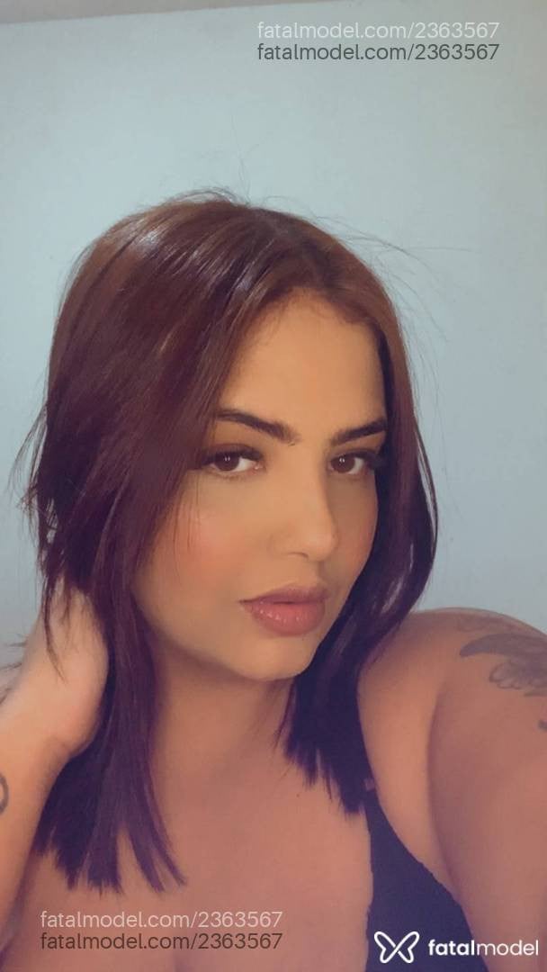 Acompanhante mulher com cabelo castanho de olhos mel - Bruninha