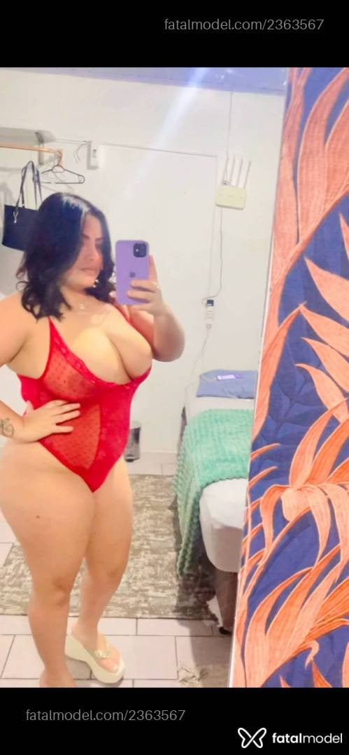 Acompanhante mulher com cabelo castanho de olhos mel - Bruninha