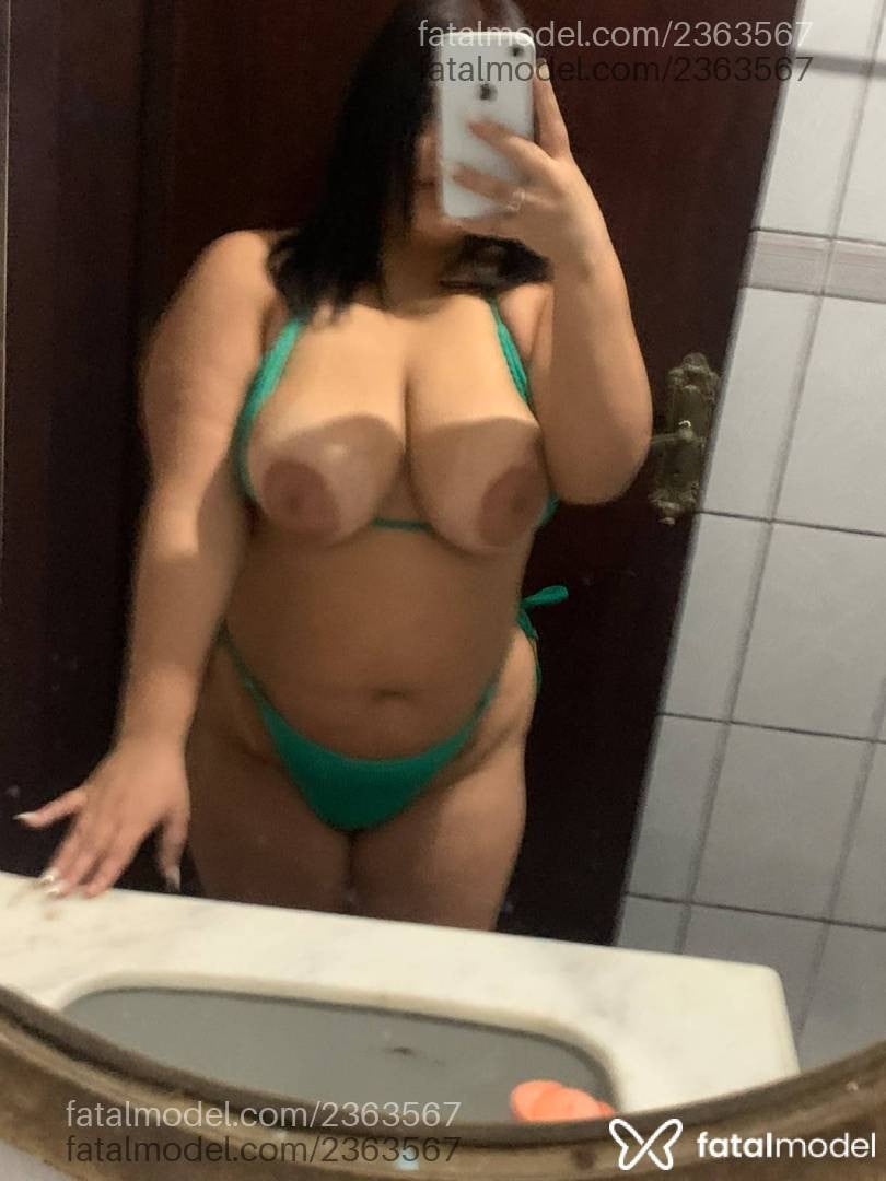 Acompanhante mulher com cabelo castanho de olhos mel - Bruna