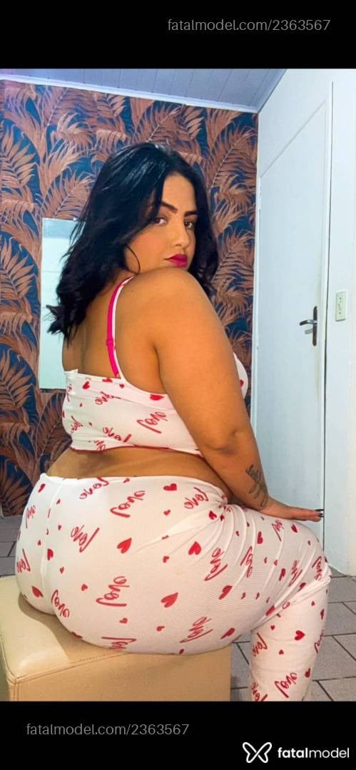Acompanhante mulher com cabelo castanho de olhos mel - Bruninha