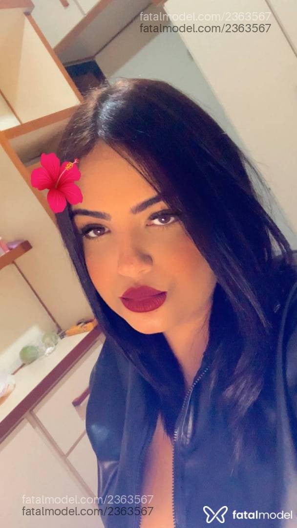 Acompanhante mulher com cabelo castanho de olhos mel - Bruninha