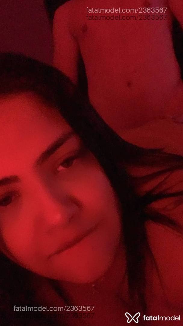 Acompanhante mulher com cabelo castanho de olhos mel - Bruninha
