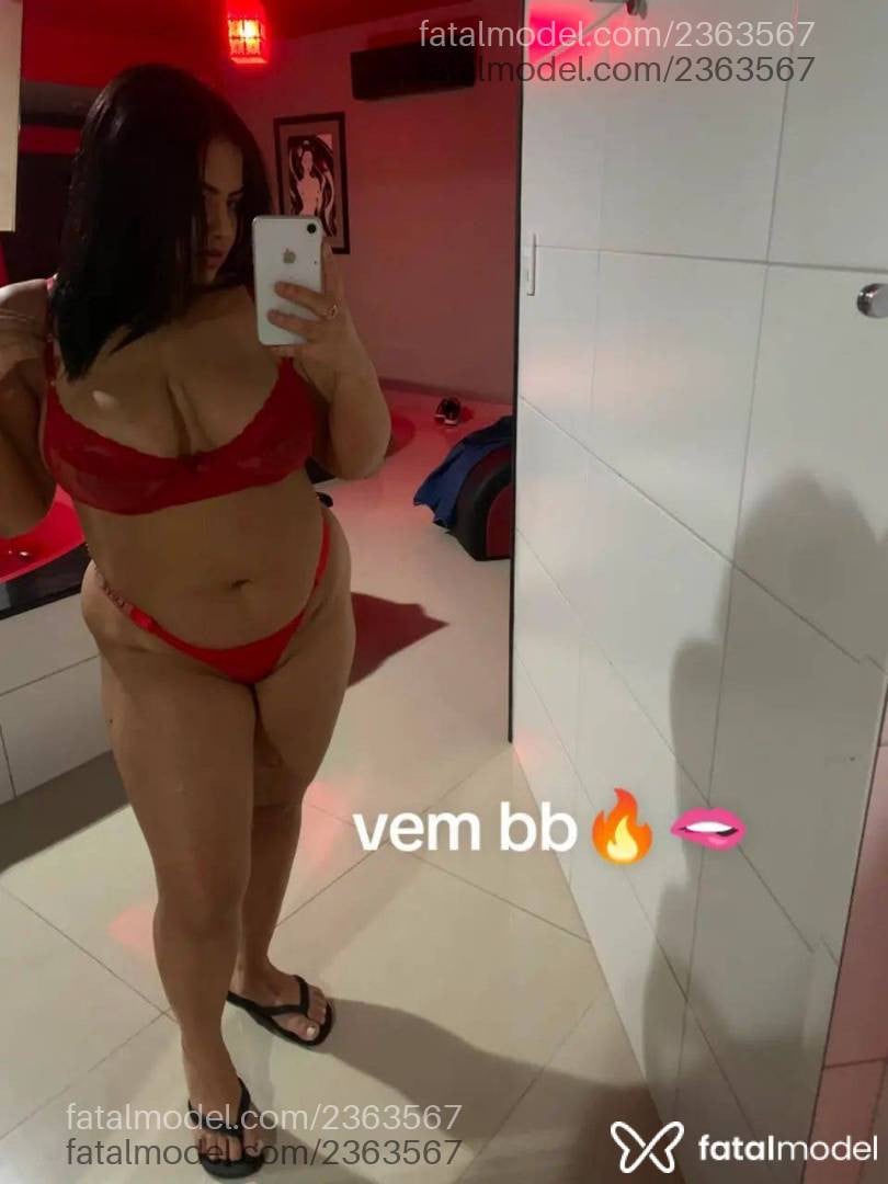 Acompanhante mulher com cabelo castanho de olhos mel - Bruninha