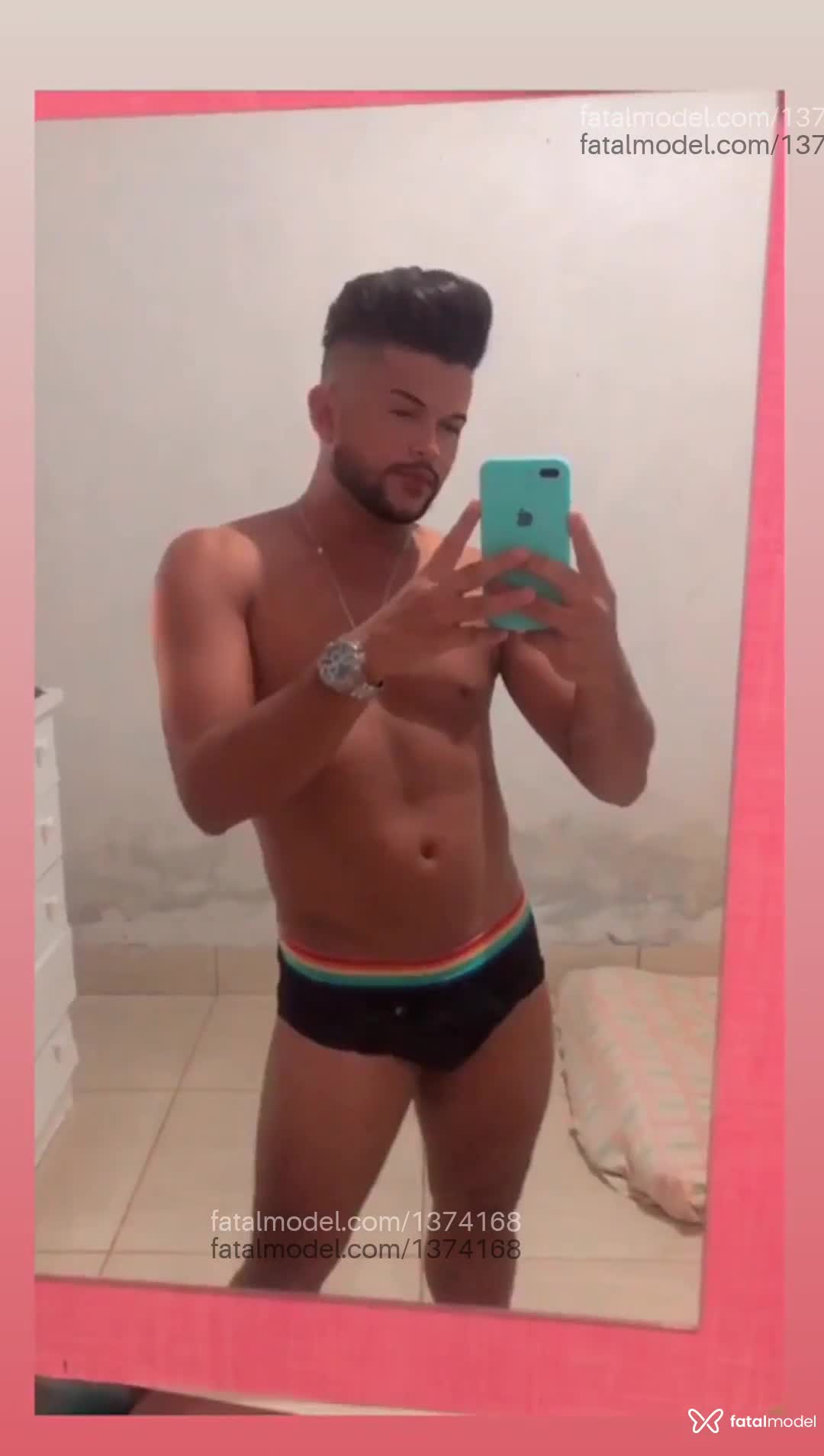 Acompanhante homem com cabelo castanho de olhos castanhos em Rianápolis Acompanhante homem com cabelo castanho de olhos castanhos em Rianápolis - Mineirinho