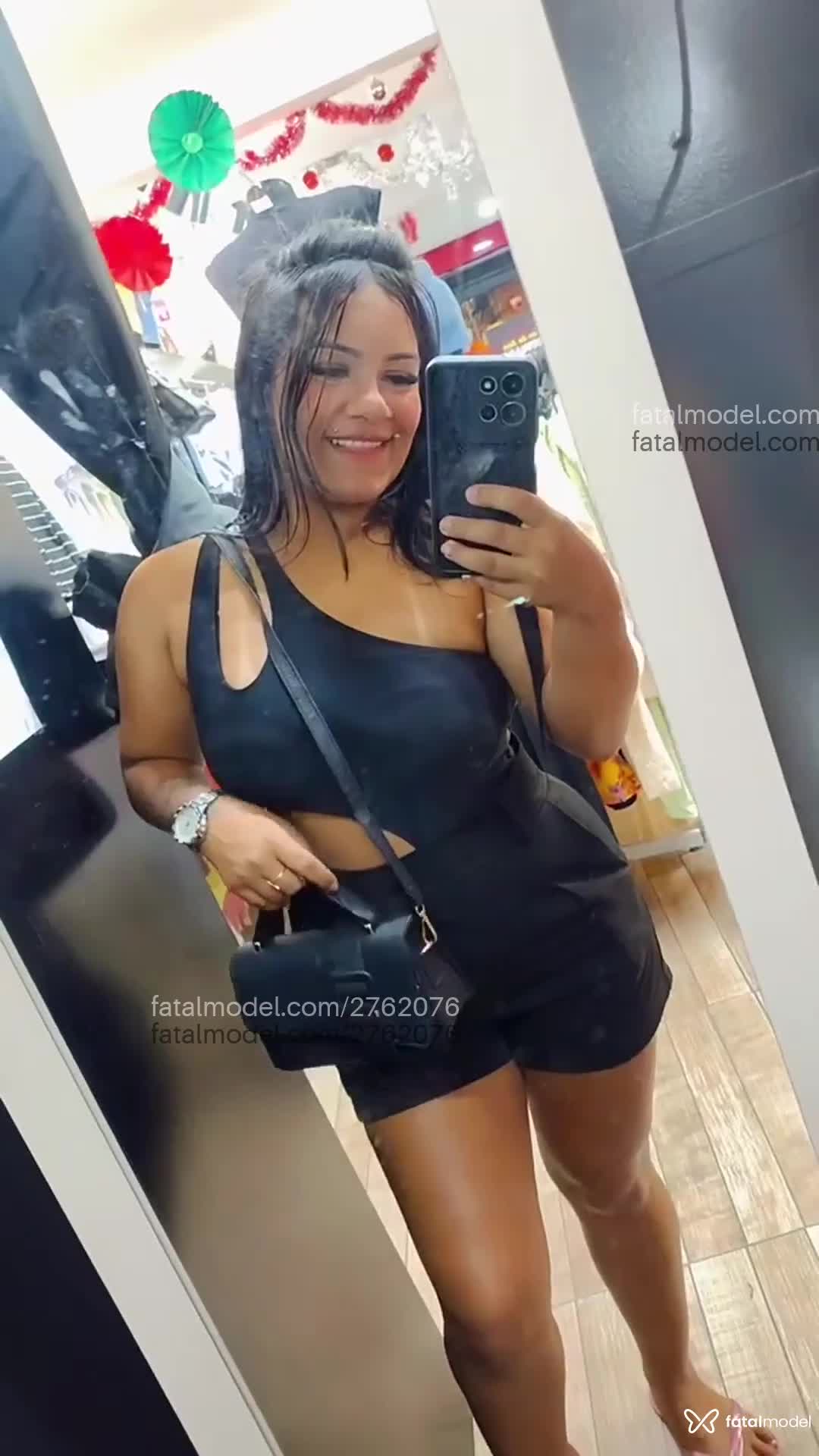 Acompanhante mulher com cabelo castanho de olhos pretos em Virtual - Mariana