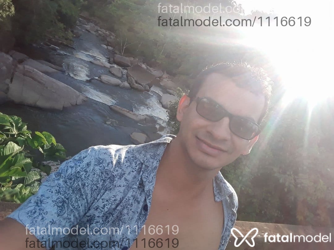 Acompanhante homem com cabelo castanho de olhos castanhos em Coxim Acompanhante homem com cabelo castanho de olhos castanhos em Coxim - Geovani Guedes