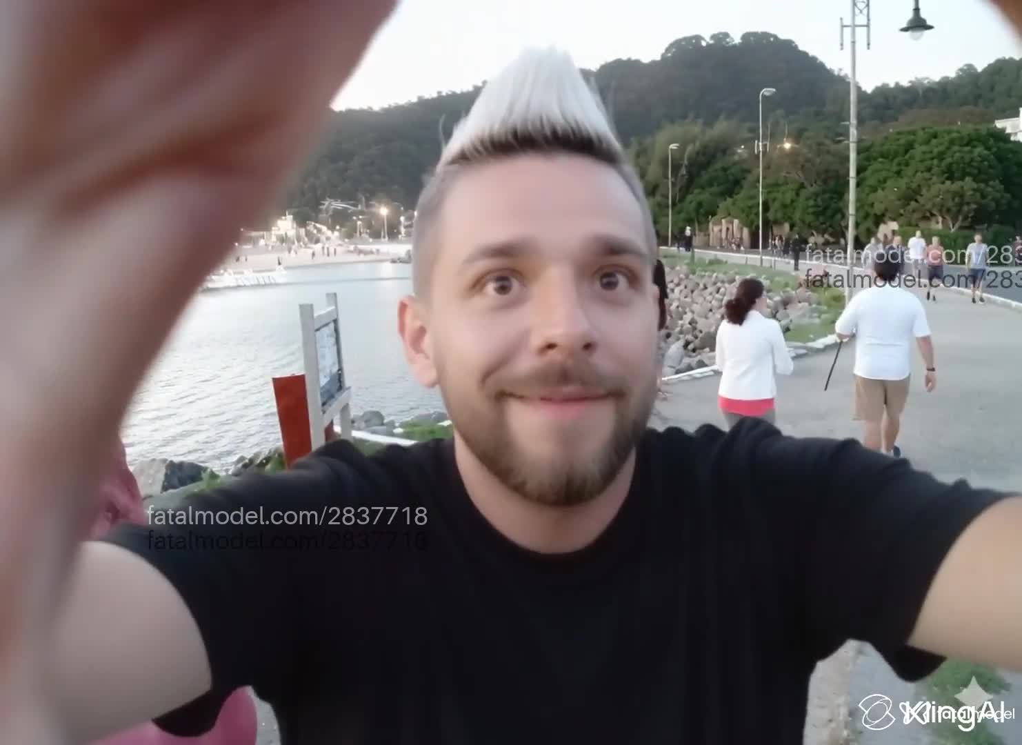 Acompanhante homem com cabelo colorido de olhos verdes em Porto Alegre - Ozzy