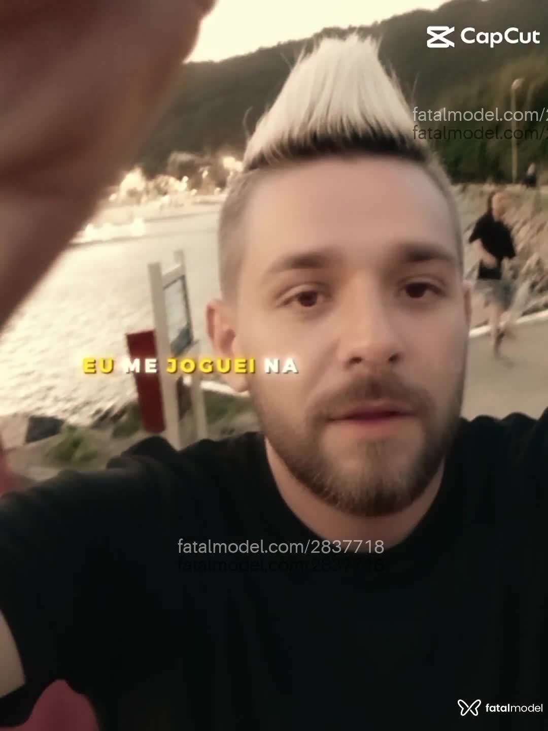Acompanhante homem com cabelo colorido de olhos verdes em Porto Alegre - Ozzy