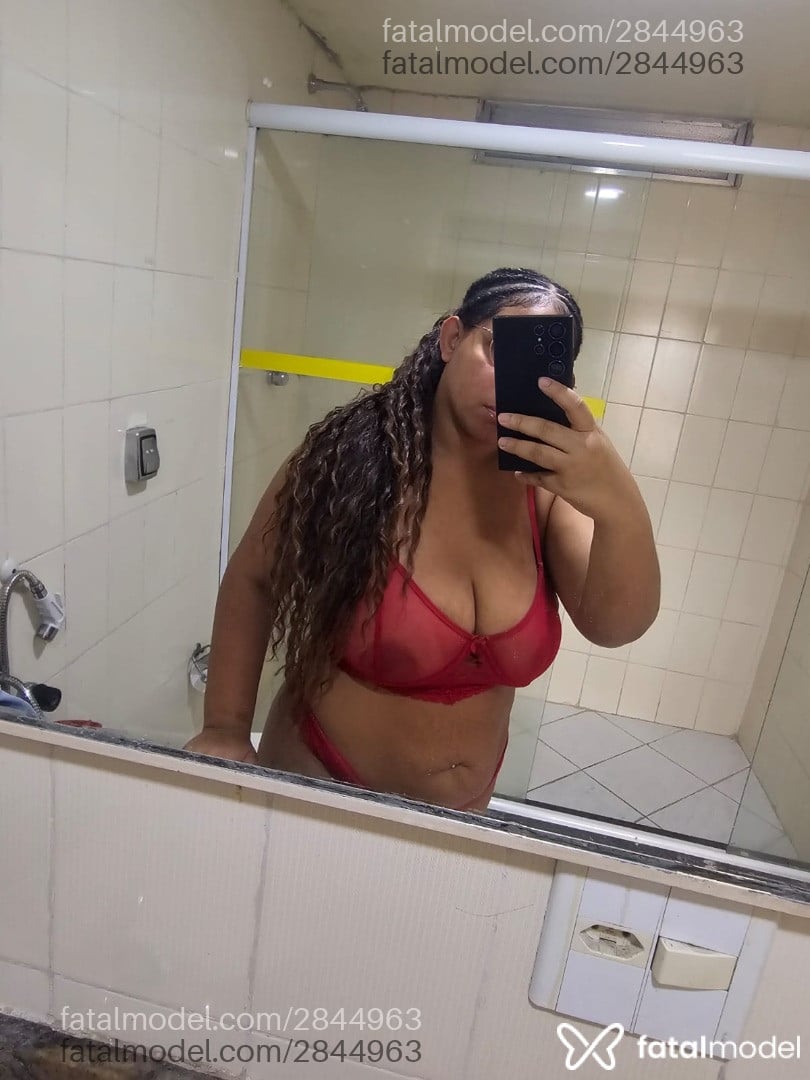 Acompanhante mulher com cabelo castanho de olhos castanhos - Kelly
