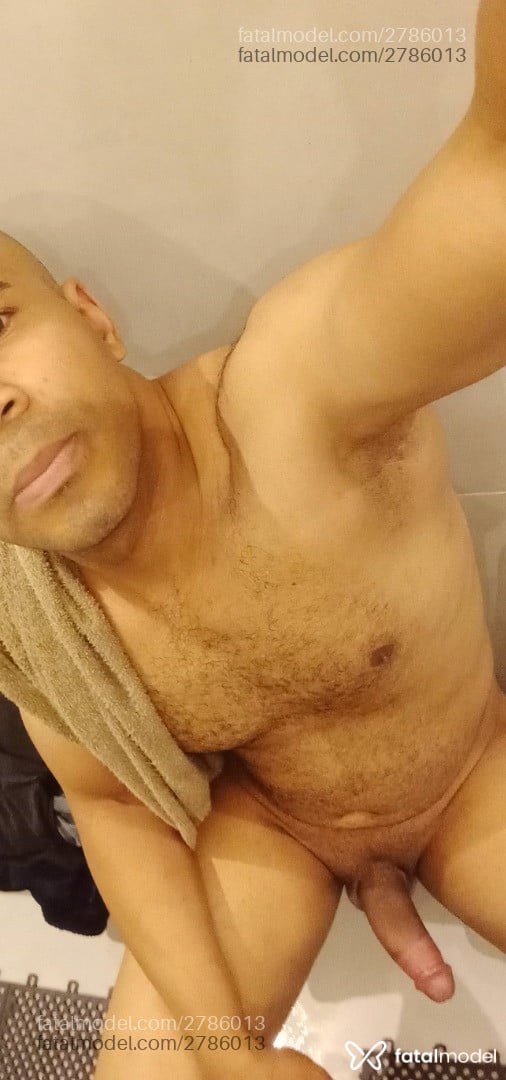 Acompanhante homem sem cabelo de olhos castanhos em Itajaí - Thiago Moreira