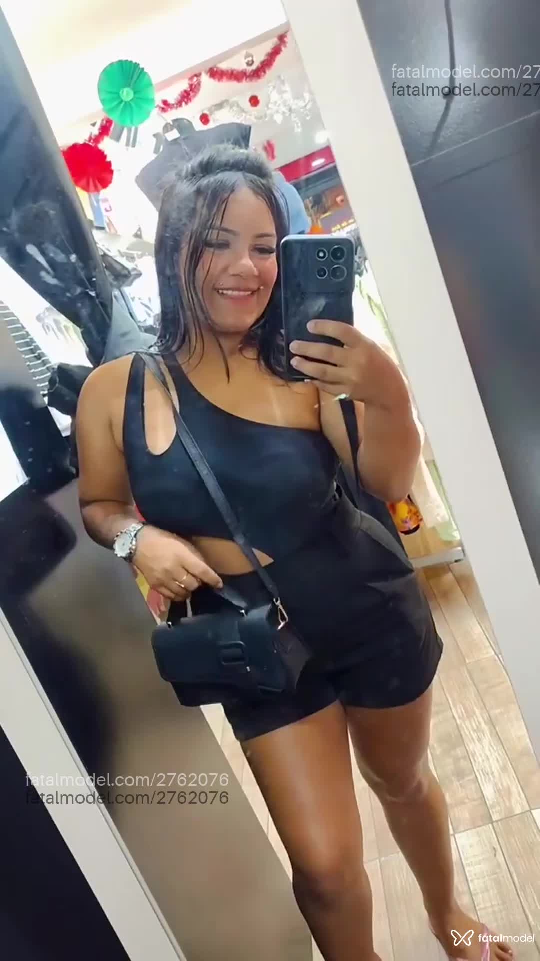 Acompanhante mulher com cabelo castanho de olhos pretos em Virtual - Mariana