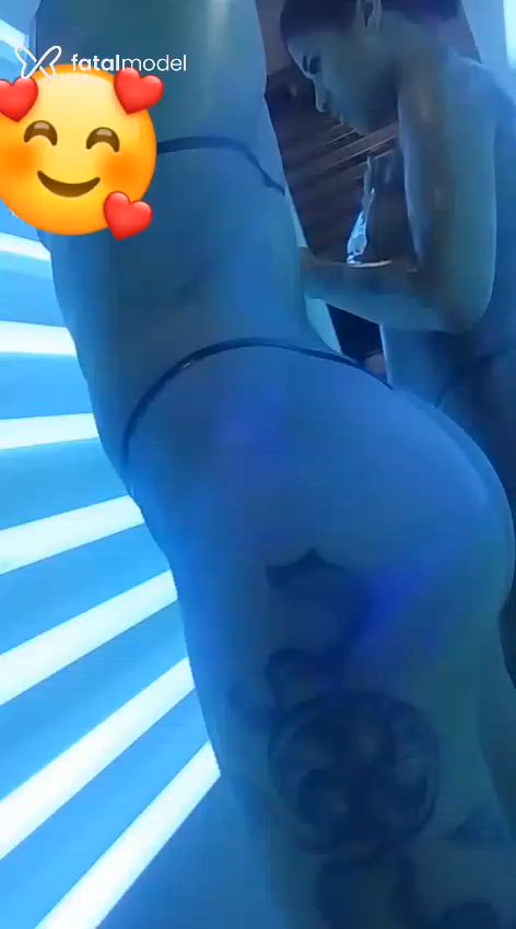Acompanhante mulher com cabelo castanho de olhos castanhos - Letícia Miranda