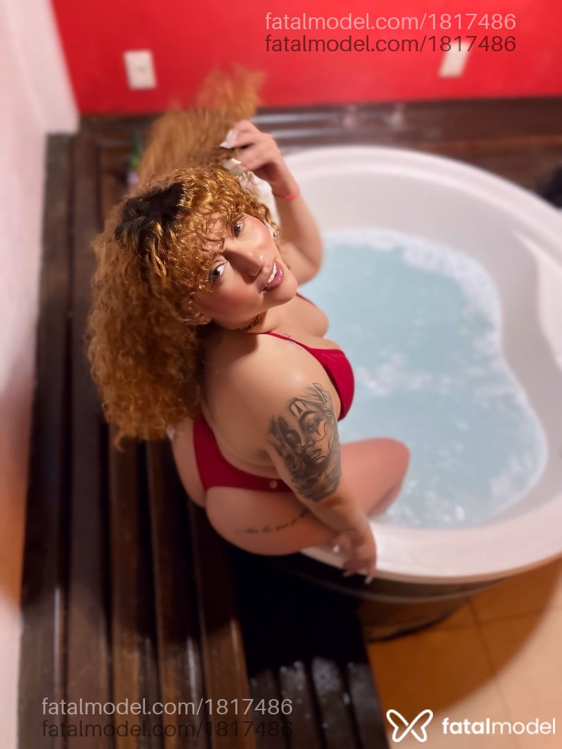 Acompanhante mulher ruiva (o) de olhos mel em Caçador Acompanhante mulher ruiva (o) de olhos mel em Caçador - Mel Fernandes